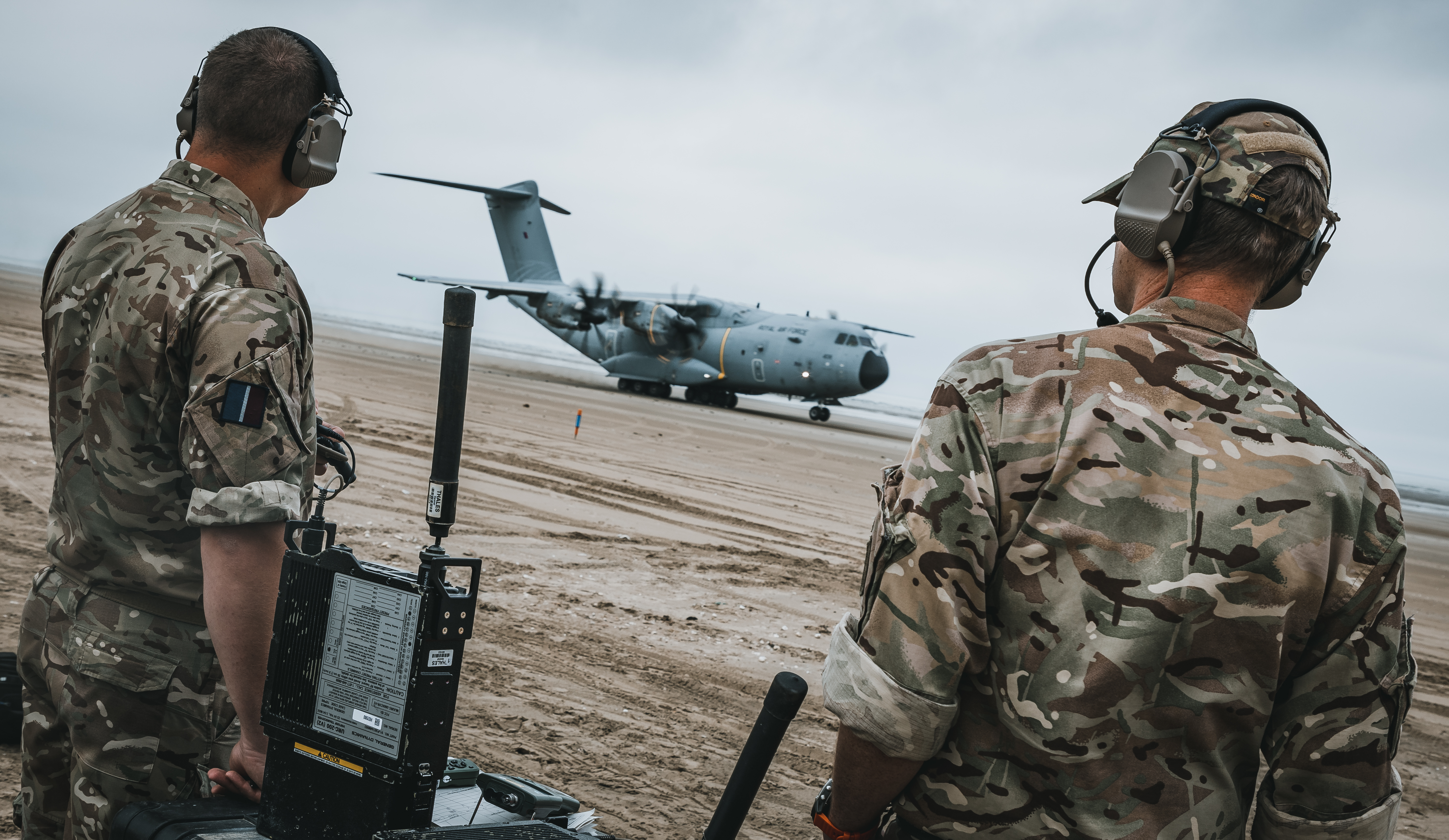 Personnel communicating with the A400M